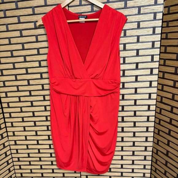 Venus Red Draped‎ Front Dress Size Large - Picture 1 of 7